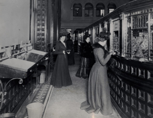 Fifth Avenue Bank, NY 1900